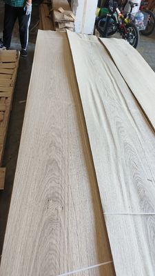 คุณภาพดีที่สุด สีธรรมชาติตัดแผ่น veneer ไม้โอ๊ค rustic สําหรับการตกแต่ง