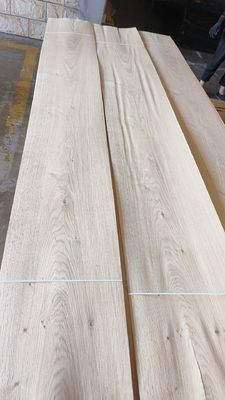คุณภาพดีที่สุด สีธรรมชาติตัดแผ่น veneer ไม้โอ๊ค rustic สําหรับการตกแต่ง