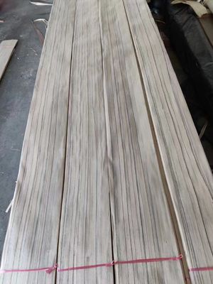 แปลงธรรมชาติ สีอ่อน Paldao Wood Quarter Cut Veneer With Black Line