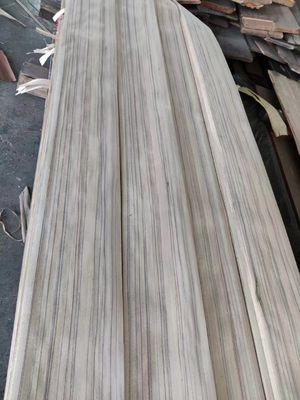 แปลงธรรมชาติ สีอ่อน Paldao Wood Quarter Cut Veneer With Black Line