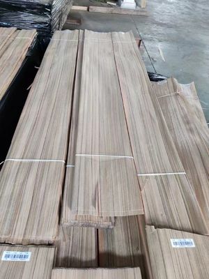 แปลงธรรมชาติ สีอ่อน Paldao Wood Quarter Cut Veneer With Black Line