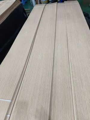 แผ่นฟูเนียร์ตัดสี่เหลี่ยมอเมริกัน White Oak หนา 0.5 มม สําหรับพลายเวย์