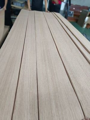 สภาพดี อเมริกัน White Oak Quarter Cut Veneer สําหรับพลายเวย์