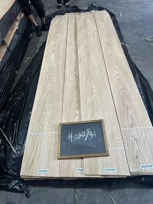 แผ่นไม้วีเนียร์ไม้โอ๊คยังไม่เสร็จ พื้นผิวเรียบ สำหรับโครงการเฟอร์นิเจอร์ไม้โอ๊คแบบกำหนดเอง