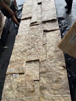 0ความหนา.5 มิลลิเมตร ตัด Mappa Burl Wood Veneer Sheets สําหรับตกแต่งโรงแรม