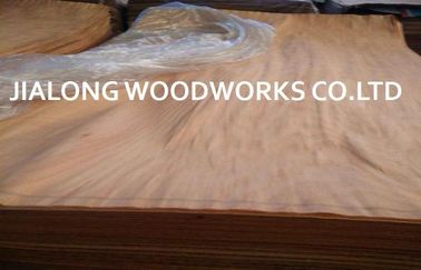 แผ่นไม้วีเนียร์ Gurjan Wood แผ่นโรตารีตัดธรรมชาติสำหรับไม้อัด