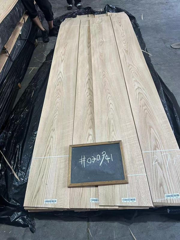 แผ่นไม้วีเนียร์ไม้โอ๊คยังไม่เสร็จ พื้นผิวเรียบ สำหรับโครงการเฟอร์นิเจอร์ไม้โอ๊คแบบกำหนดเอง